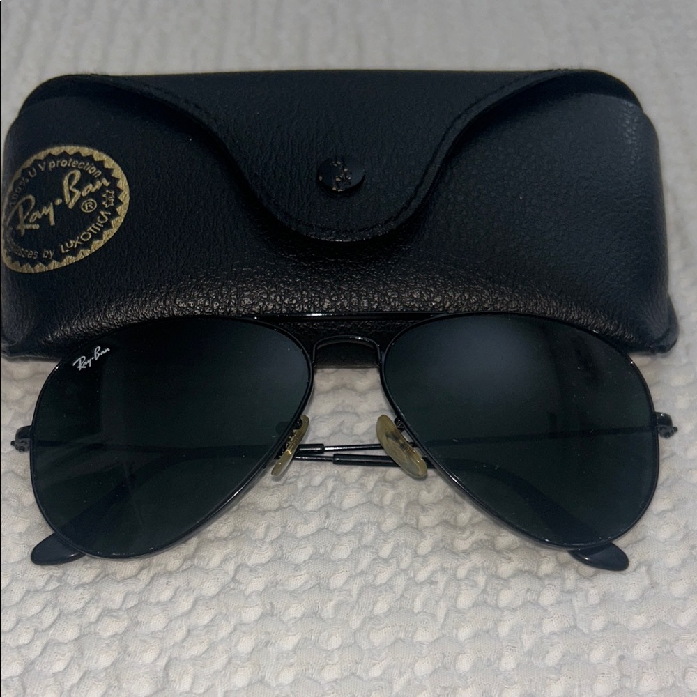 Ray-Ban Dark Aviator Sunglasses with Case